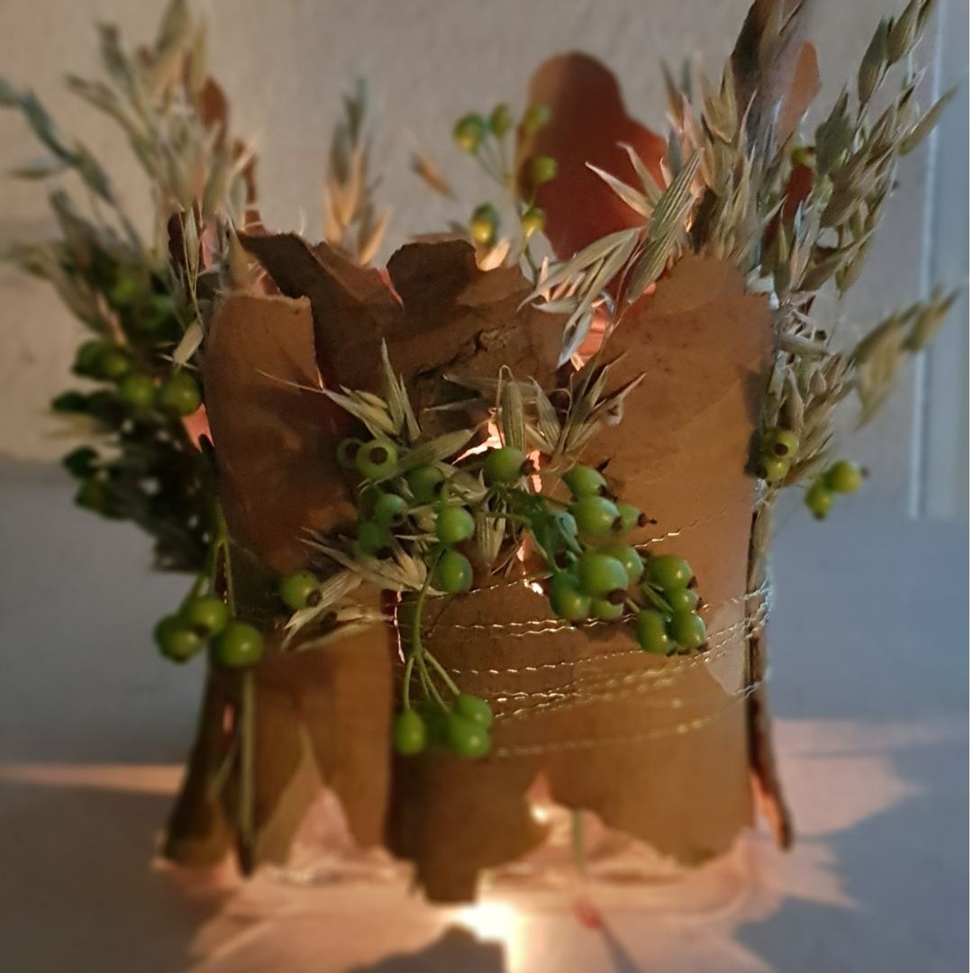 Herbstdeko Idee mit einer Kerze im Glas zum selber machen