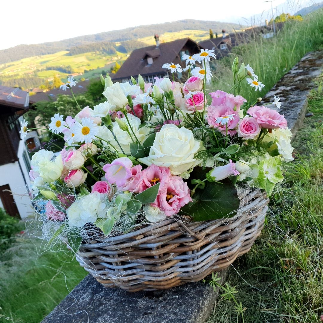Floristik Anleitung vom Blumenmann für eine Korb Füllung DIY Blumen