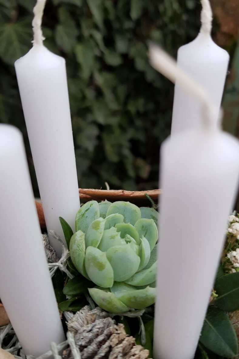 Advents-Deko-Idee-mit-4-Christbaum-kerzen-DIY-ANleitung.png