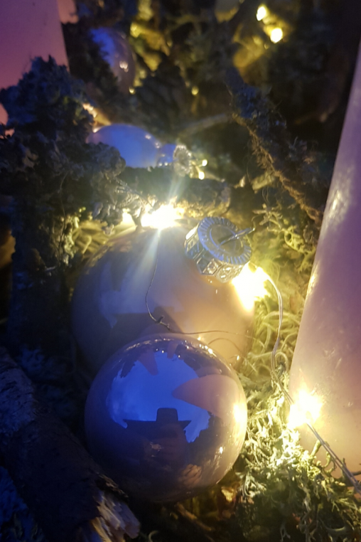 Adventskranz-mit-LED-Lichterkette-aufwerten-DIY-ANleitung.png
