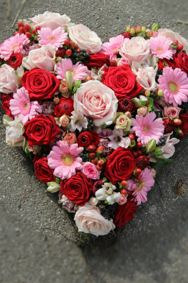 Anleitung wie du ein Blumenherz selber machen kannst - Blumen Flora-Line