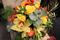 Blumen-Strauss Grosshöchstetten gelb orange (ausgeliefert in Grosshöchstetten am 3. Januar 2014)