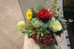 Blumenstrauss gelb rot (ausgeliefert in Bowil am 15. Oktober 2015)