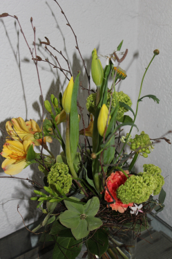 Frühlingsstrauss (ausgeliefert in Grosshöchstetten am 22. April 2014)