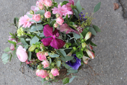 Blumenstrauss rosa violett (ausgeliefert in Grosshöchstetten am 2. April 2016)