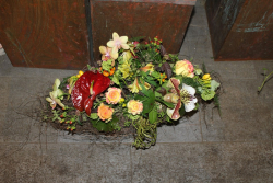Blumengesteck exotisch orange gelb (ausgeliefert in Grosshöchstetten am 9. Mai 2015)