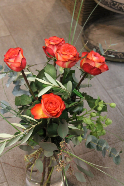 Strauss mit Rosen (ausgeliefert in Zäziwil am 4. Februar 2014)