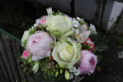 Blumensgesteck rosa weiss (abgeholt im Laden am 17. Juni 2016)