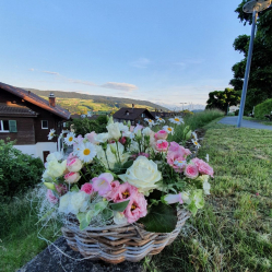 Blumengesteck-rosa-weiss_3.jpg