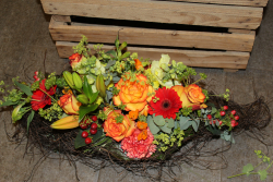 Blumengesteck orange rot (ausgeleifert in Muri b. bern am 7. Mai 2016)