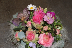Blumengesteck rosa (ausgeliefert in Grosshöchstetten am 18. April 2016)