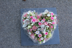 Liebevolles Blumenherz in rosa weiss (abgeholt im Laden am 6. November 2015)