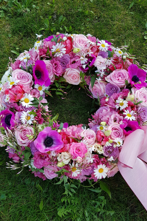 Blumenkranz-Trauerfeier.png
