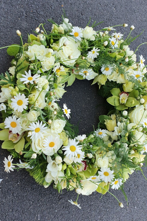 Blumenkranz-weiss-DIY-Anleitung.jpg
