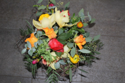 Blumenstrauss gelb orange rot ( ausgeliefert in Biglen am 22. Januar 2015)
