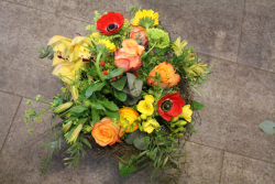 Blumenstrauss gelb orange rot (ausgeliefert in Grosshöchstetten am 23. April 2015)