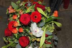 Blumenstrauss rot weiss (ausgeliefert am 22. Februar 2016 in Konolfingen)