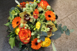 Blumenstrauss gelb orange ( ausgeliefert in Münsingen am 11. März 2016)