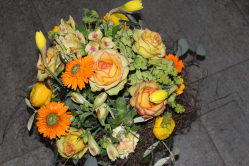 Blumenstrauss in gelb orange (ausgeliefert in Münsingen am 24. März 2016)