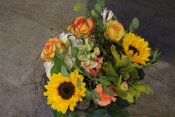 Blumenstrauss farbenfroh (ausgeliefert in Rüfenacht am 14. Juni 2016)