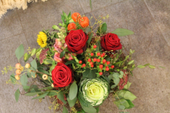 Herbststrauss rot orange gelb (ausgeliefert in Konolfingen am 15. Oktober 2015)