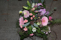 Strauss rosa weiss (ausgeliefert in Richigen am 22. November 2013)