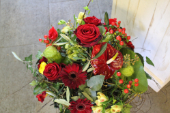Blumenstrauss rot (ausgeliefert in Grosshöchstetten am 23. Januar 2016)