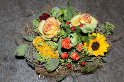 Blumengesteck mit Sonnenblume (ausgeliefert in Rüfenacht am 28. Mai 2016)