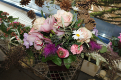 Strauss bogenförmig rosa (ausgeliefert in Grosshöchstetten am 7. März 2013)