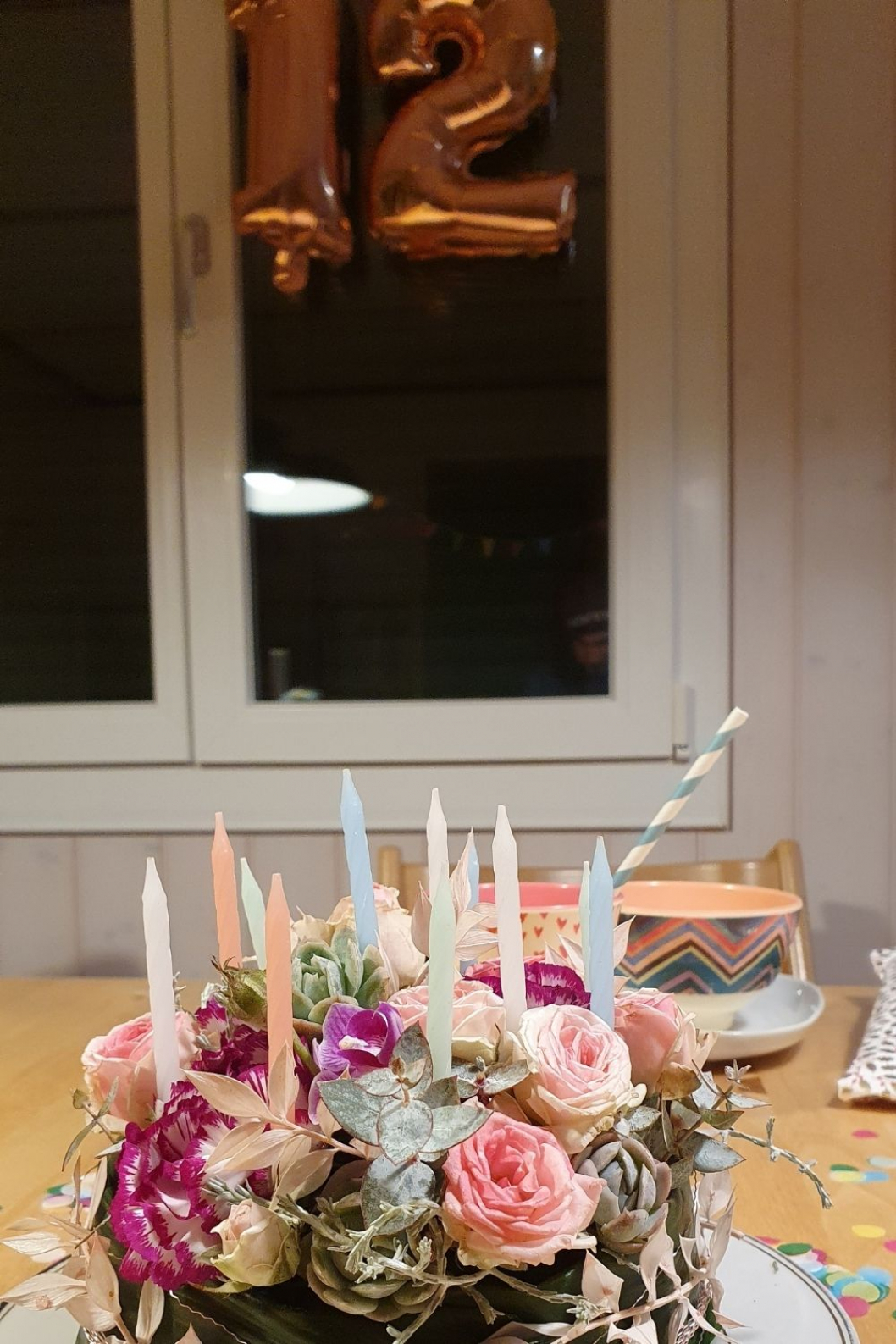 Deko-idee-Geburtstag-mit-Blumen.jpg