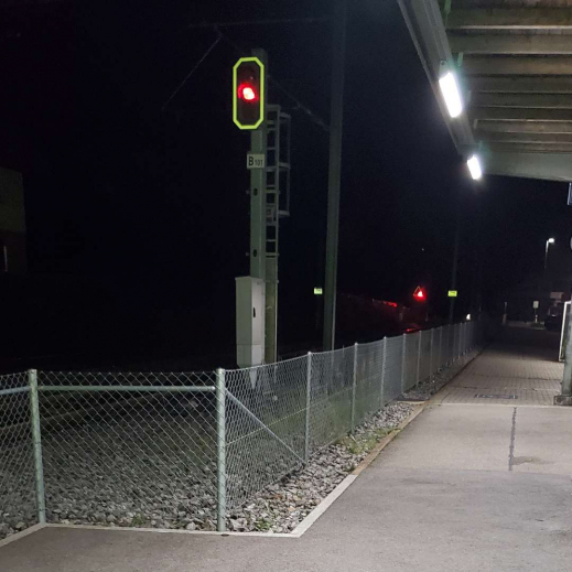 Es-blinkt-beim-Bahnuebergang.jpg