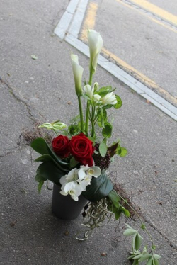 Exotischer Strauss rot weiss (ausgeliefert in Rüfenacht am 22. Mai 2015)