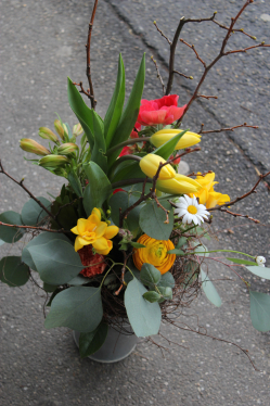 Frühlingsstrauss (ausgeliefert in Grosshöchstetten am 6. April 2016