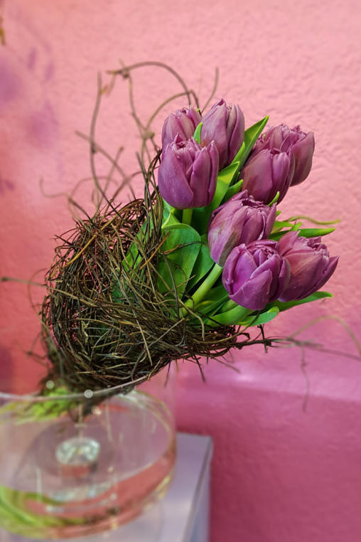Fruehlingsdekoration-Tulpen-violett.png