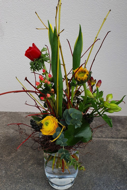 Fruehlingsstrauss-selber-binden-Floristik-anleitung.jpg