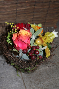 Gesteck in leuchtenden Farben (ausgeliefert in Oberthal am 23. Januar 2014)
