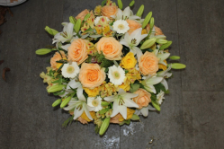 Blumengesteck für Beerdigung (ausgeliefert am 30. Dezember 2014)