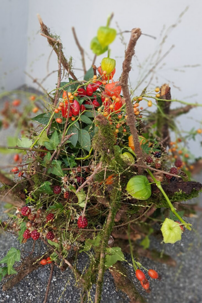 DIY Anleitung für eine rustikale Naturdeko für den Herbst vor der
