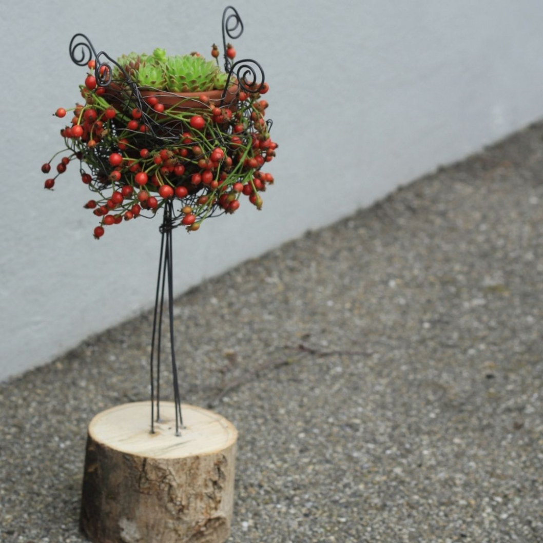 Herbstdeko-auf-Holzscheibe.jpg