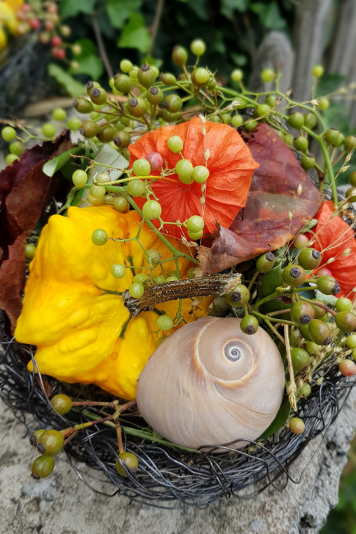 Herbstdekoration-selber-machen-Tischdeko-Draht-Korb-DIY-.png
