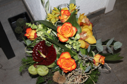 Herbststrauss aufgepeppt mit exotischen Blumen (ausgeliefert in Ittigen am 20. Oktober 2012)
