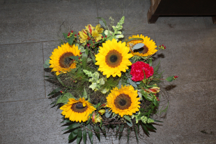 Herbststrauss gelb rot ohne Rosen Preis 50.- (13.9.12)