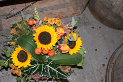 Herbststrauss mit Rosen und Sonnenblumen (im Laden abgeholt am 3.10.12)
