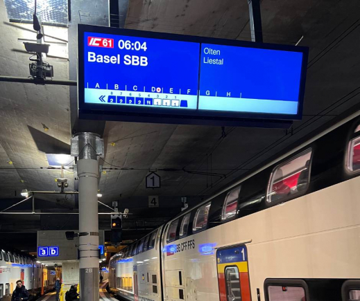Heute-Doppelstoeckiger-Zug-Da-hat-es-schlechter-Tisch.jpg
