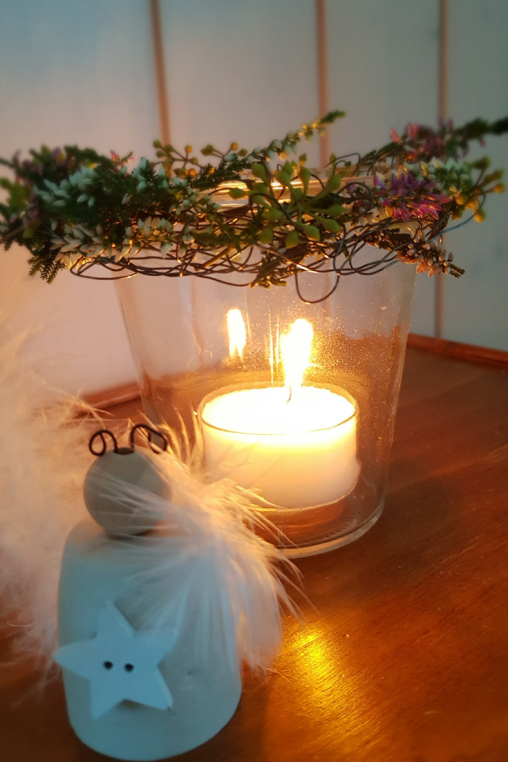 Kerze-Im-Glas-Winter-Dekoration-mit-heidekraut-DIY-ANleitung-Bastel-Idee-Winter-Deko-Inspiration.png