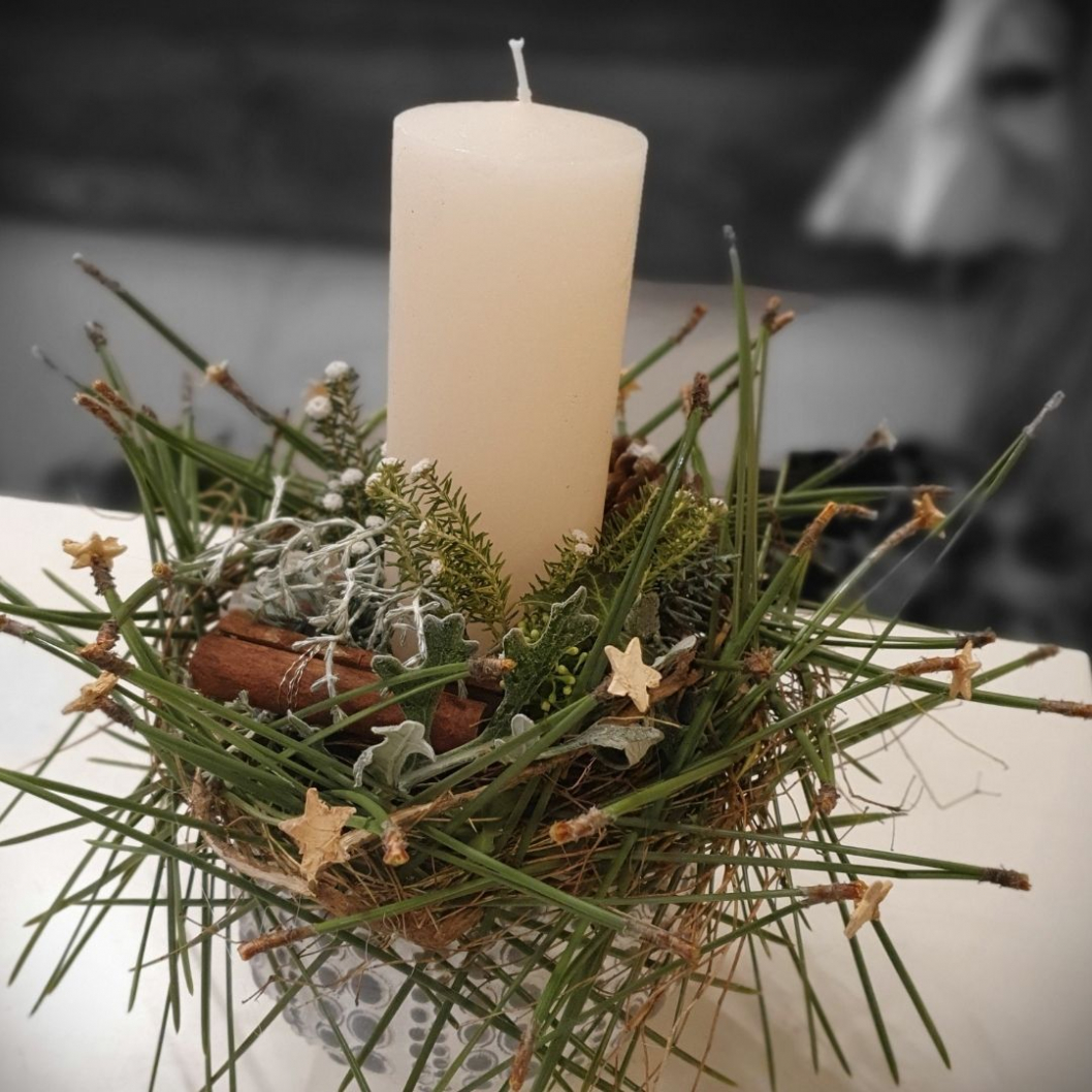 Kerzen-Deko-weiss-Weihnachten.jpg