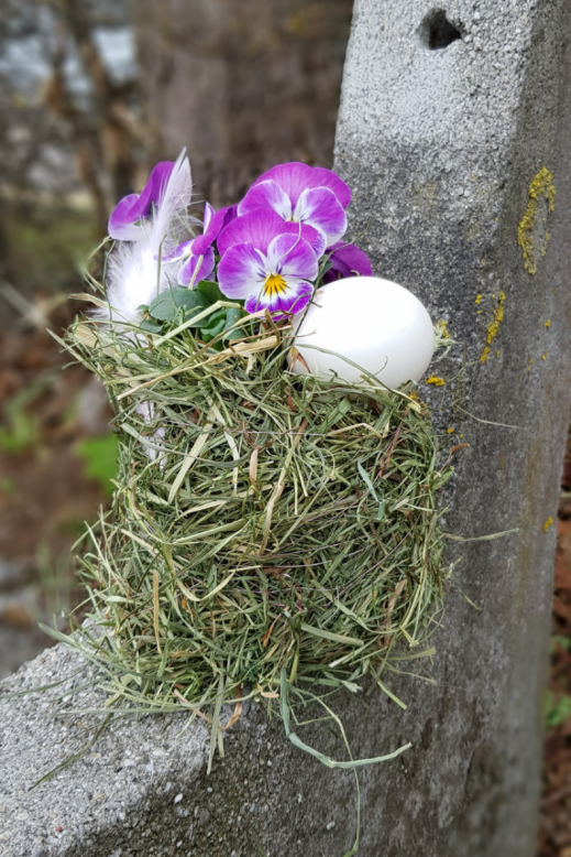 Osternest-heu.png