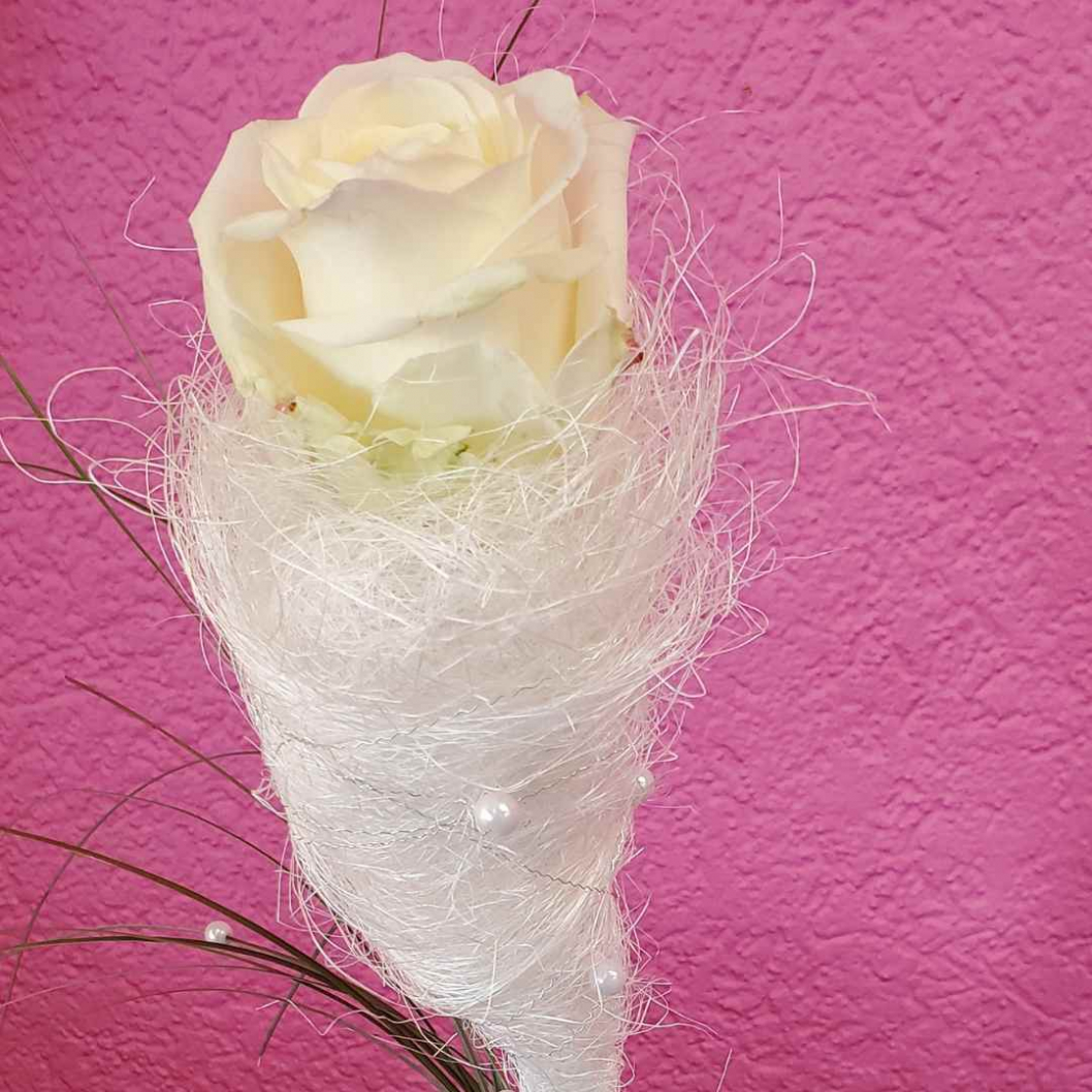 Rose-dekorieret-mit-Perlen.jpg