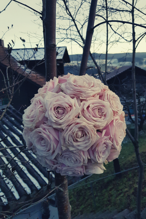 Rosenkugel-Rosa-diy-Deko-IDee-Wedding-Style.png