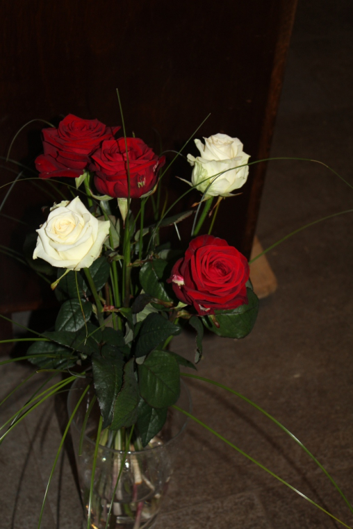 Rosenstrauss rot weiss (ausgeliefert am 18.11.12 in Häutligen)